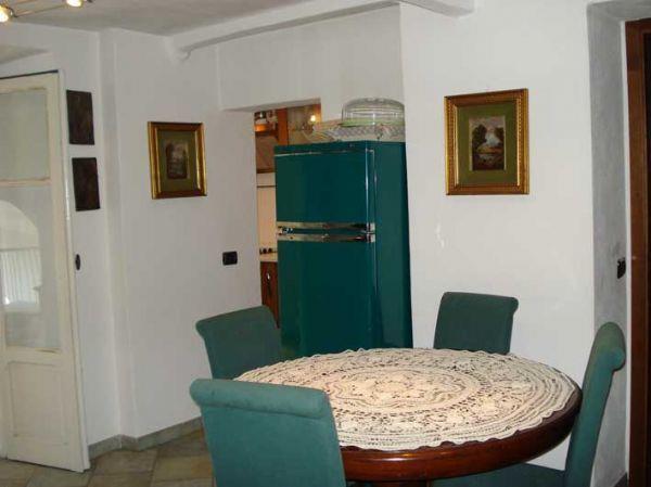 Трехкомнатные апартаменты в Оджеббио с мебелью, с видом на озеро Маджоре, AA.954