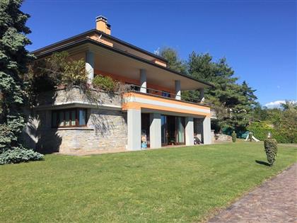 Дом в регионе Озеро Маджоре (Lago Maggiore), Италия за 1 900 000 евро