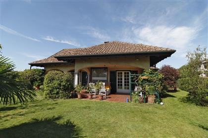 Дом в регионе Озеро Маджоре (Lago Maggiore), Италия за  450 000 евро