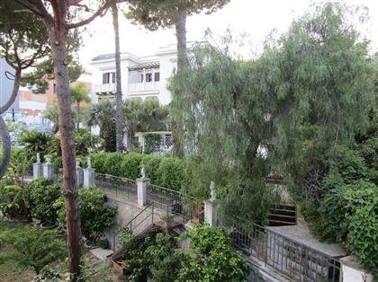 Квартира в регионе Сан-Ремо (Sanremo), Италия за  248 000 евро