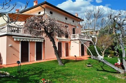 Дом в регионе Сан-Ремо (Sanremo), Италия за 1 900 000 евро