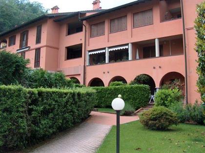 Квартира в регионе Озеро Маджоре (Lago Maggiore), Италия за  165 000 евро