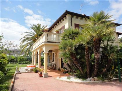 Дом в регионе Бордигера (Bordighera), Италия за  700 000 евро