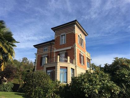 Дом в регионе Озеро Маджоре (Lago Maggiore), Италия за 2 900 000 евро